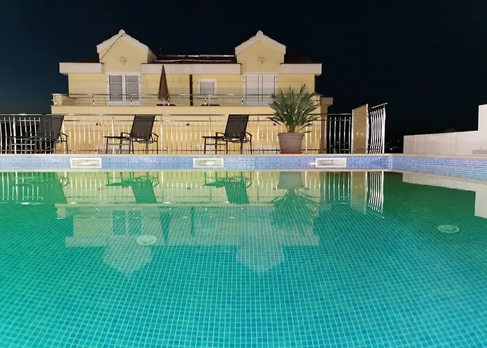 Moonlight - One Bedroom With Sea View Terrace And Balcony Mia